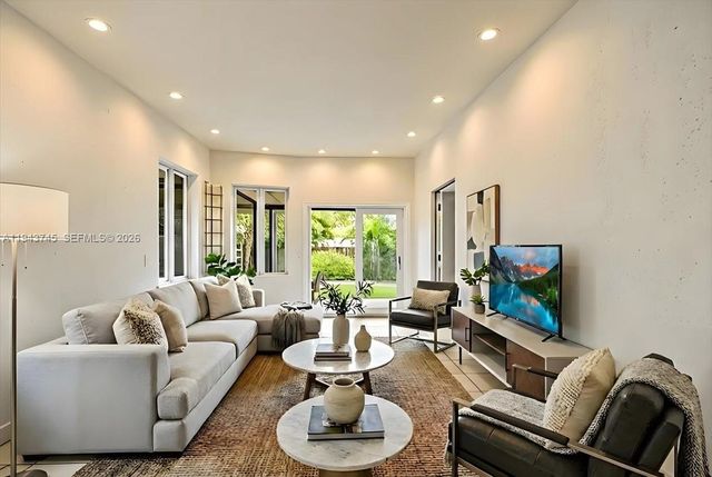 321 SW 19th Rd, Miami, FL 33129