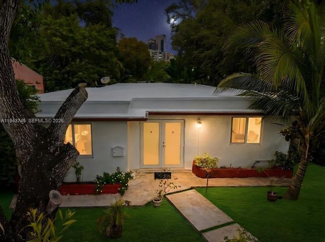 321 SW 19th Rd, Miami, FL 33129