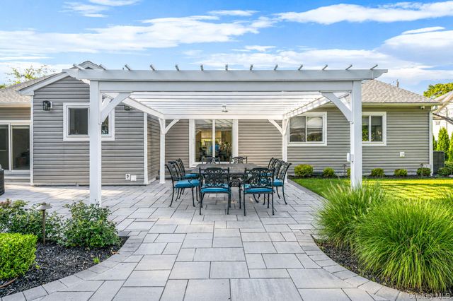 61 Lauren Avenue, Dix Hills, NY 11746