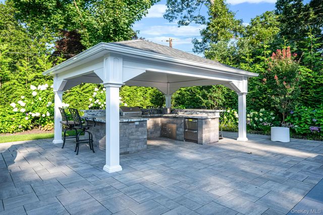61 Lauren Avenue, Dix Hills, NY 11746