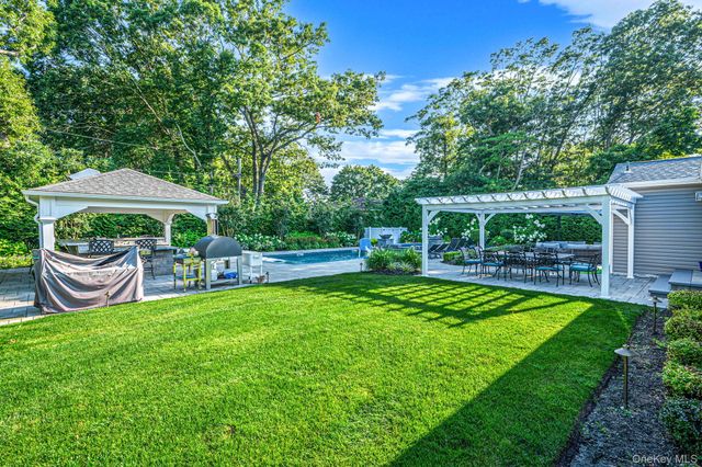 61 Lauren Avenue, Dix Hills, NY 11746