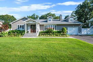 61 Lauren Avenue, Dix Hills, NY 11746