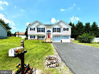 194 DINALI DR, Martinsburg, WV 25403
