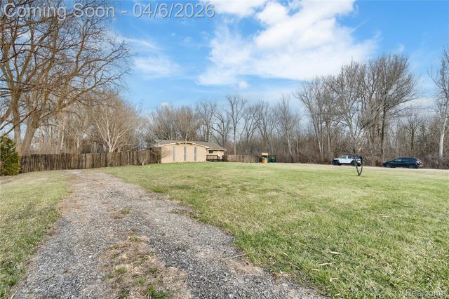 15701 Middlebelt Road, Romulus, MI 48174
