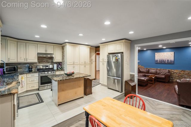 15701 Middlebelt Road, Romulus, MI 48174