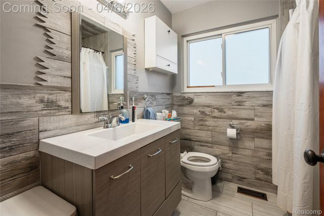 15701 Middlebelt Road, Romulus, MI 48174