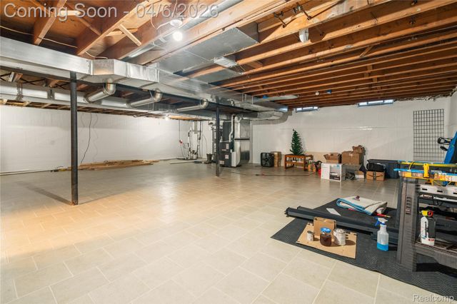 15701 Middlebelt Road, Romulus, MI 48174