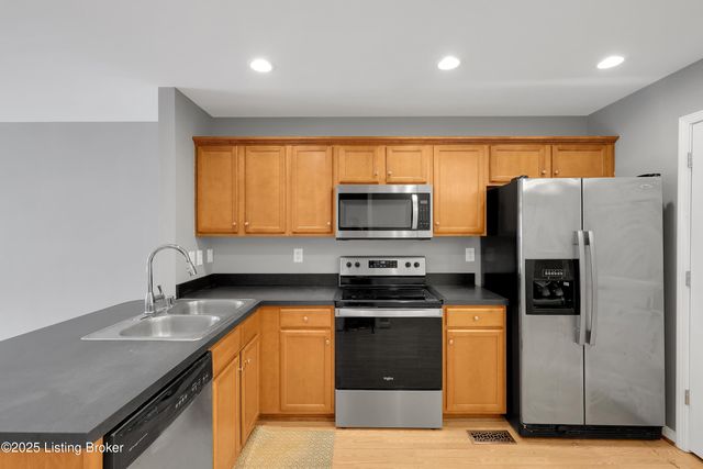 405 Clare Ln, Louisville, KY 40206