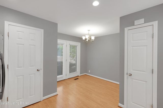 405 Clare Ln, Louisville, KY 40206