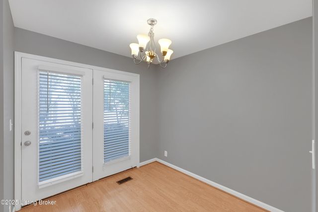 405 Clare Ln, Louisville, KY 40206