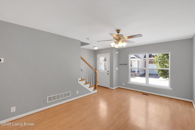 405 Clare Ln, Louisville, KY 40206