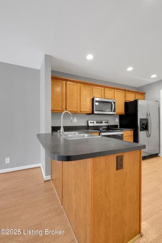 405 Clare Ln, Louisville, KY 40206