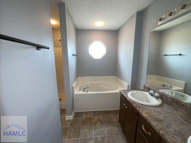 215 Bridgemont Way, Hinesville, GA 31313