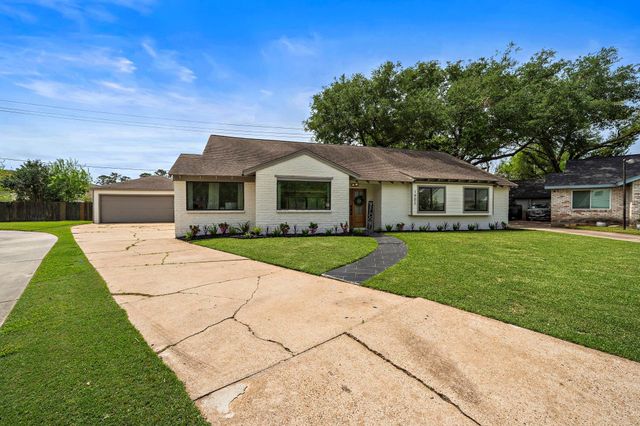 1902 Knoboak Circle, Houston, TX 77080