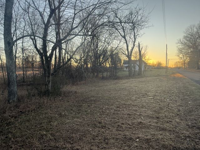 2627 Woods Rd, Springfield, TN 37172