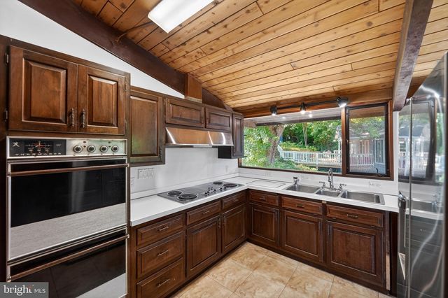 8205 F ST, Chesapeake Beach, MD 20732