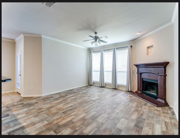 10924 Braemoor Drive, Fort Worth, TX 76052