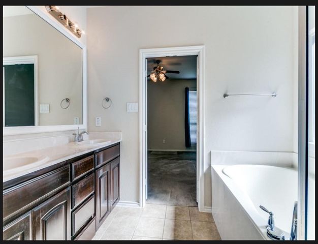 10924 Braemoor Drive, Fort Worth, TX 76052