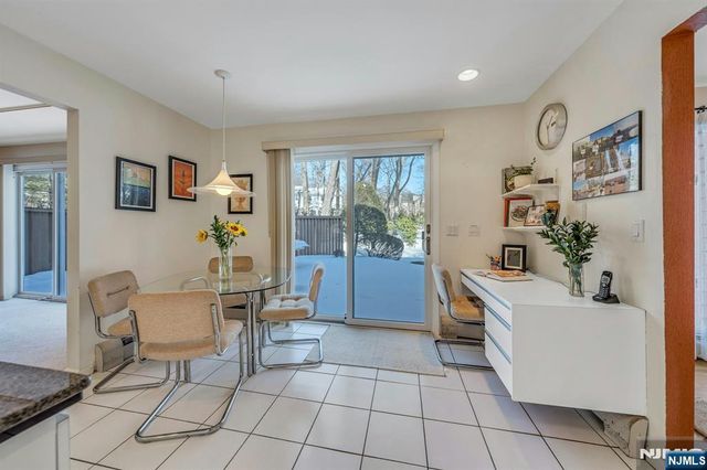 566 Faletti Way, River Vale, NJ 07675