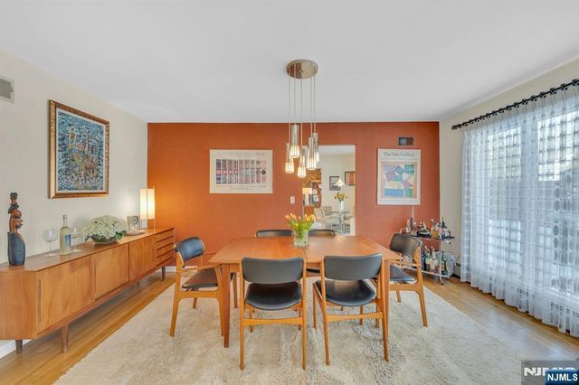 566 Faletti Way, River Vale, NJ 07675