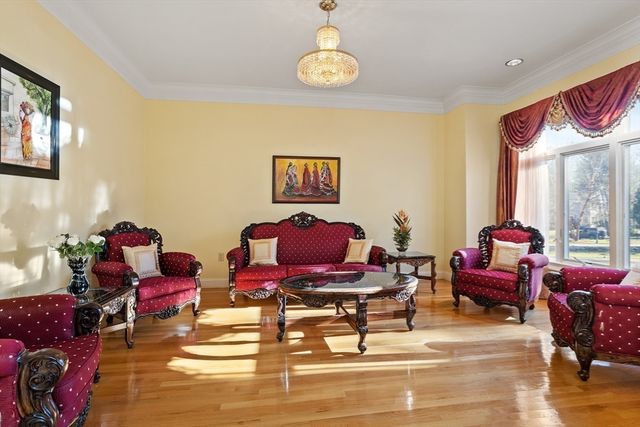 34 Allen St., Lexington, MA 02421