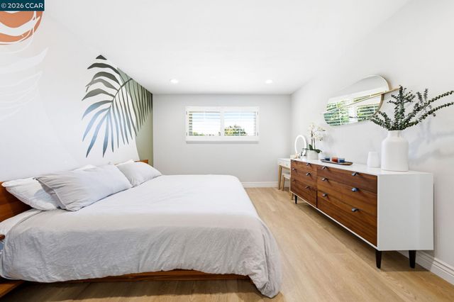 1079 Ginger Ln, San Jose, CA 95128