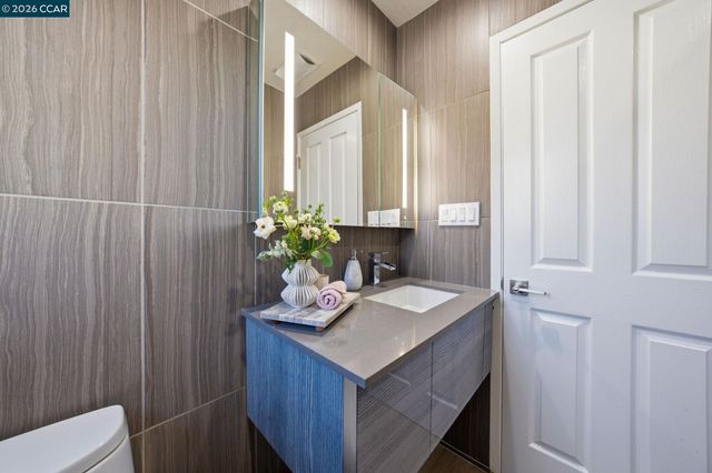 1079 Ginger Ln, San Jose, CA 95128