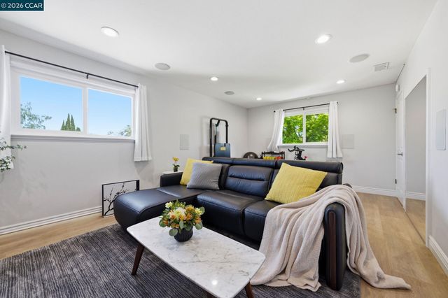 1079 Ginger Ln, San Jose, CA 95128