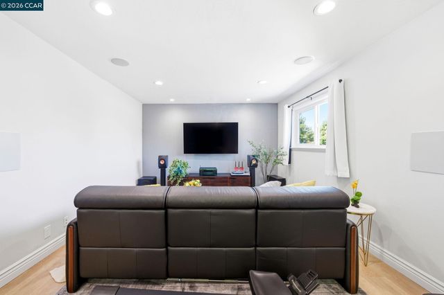 1079 Ginger Ln, San Jose, CA 95128