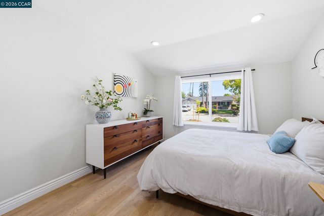 1079 Ginger Ln, San Jose, CA 95128