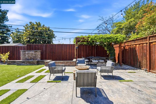 1079 Ginger Ln, San Jose, CA 95128