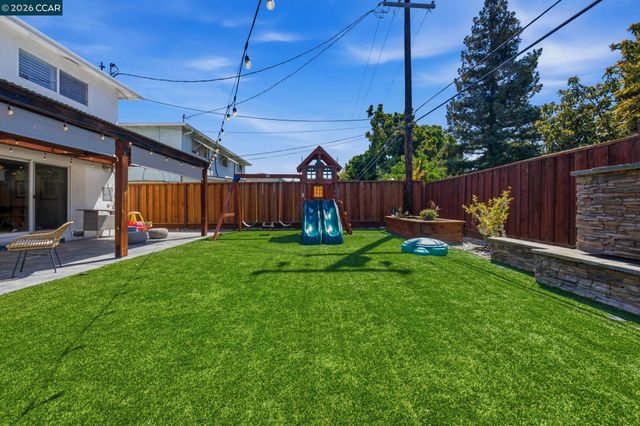 1079 Ginger Ln, San Jose, CA 95128