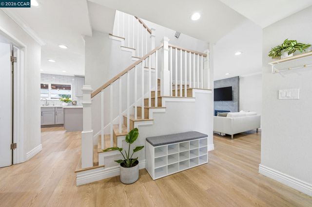 1079 Ginger Ln, San Jose, CA 95128