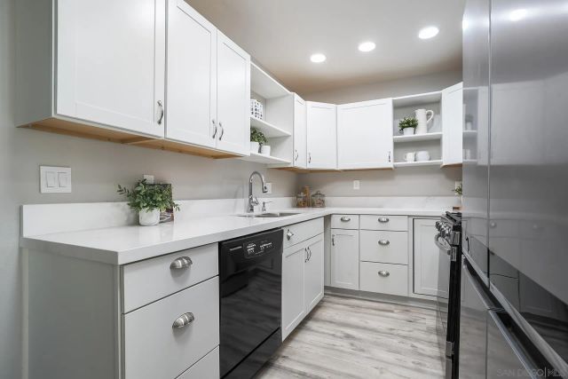 4242 Loma Riviera, San Diego, CA 92110