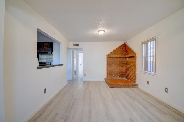 325 Rhode Island Street NE, Albuquerque, NM 87108