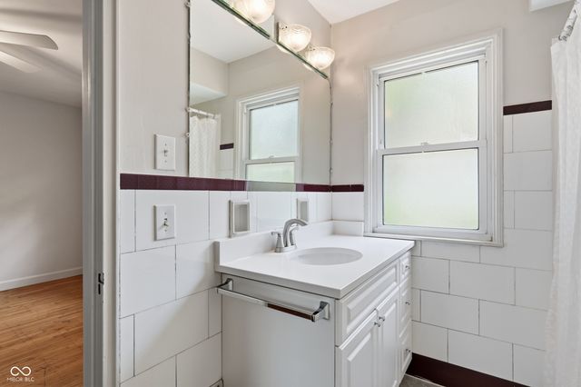 4723 Hinesley Avenue, Indianapolis, IN 46208
