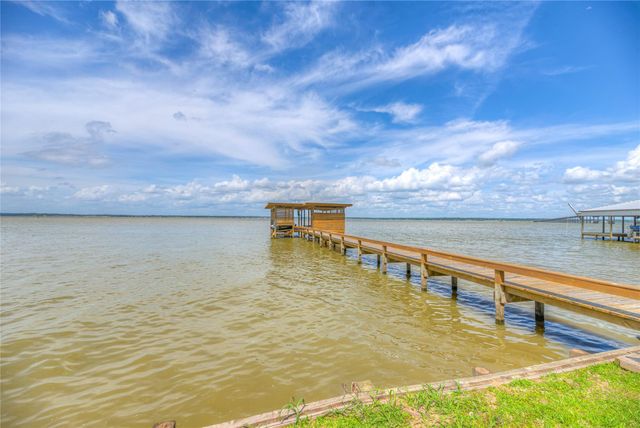 300 & 301 Tortuga Way, Point Blank, TX 77364