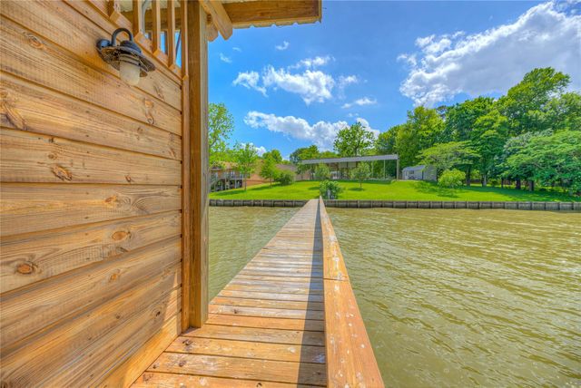 300 & 301 Tortuga Way, Point Blank, TX 77364