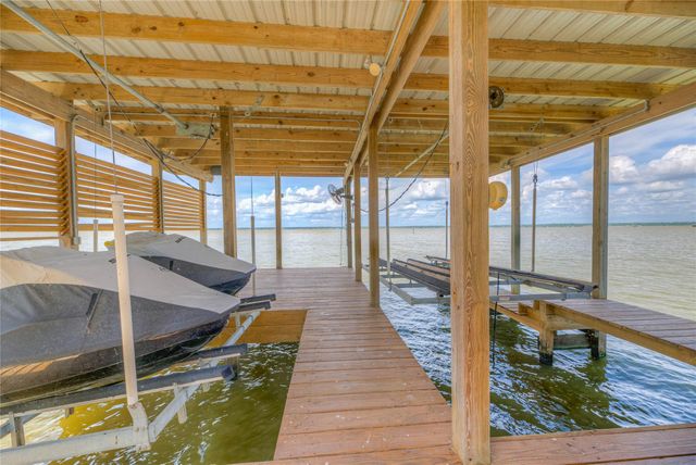 300 & 301 Tortuga Way, Point Blank, TX 77364