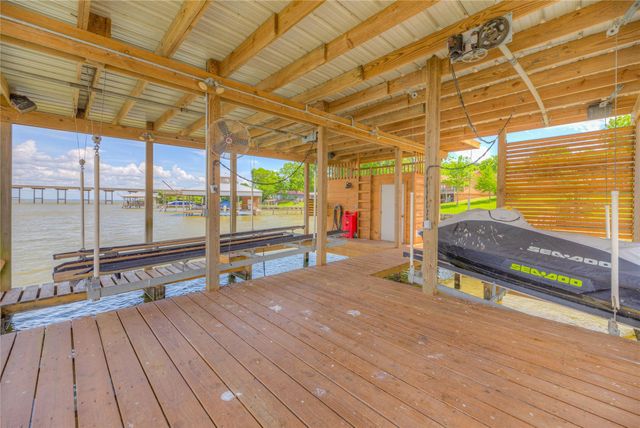 300 & 301 Tortuga Way, Point Blank, TX 77364