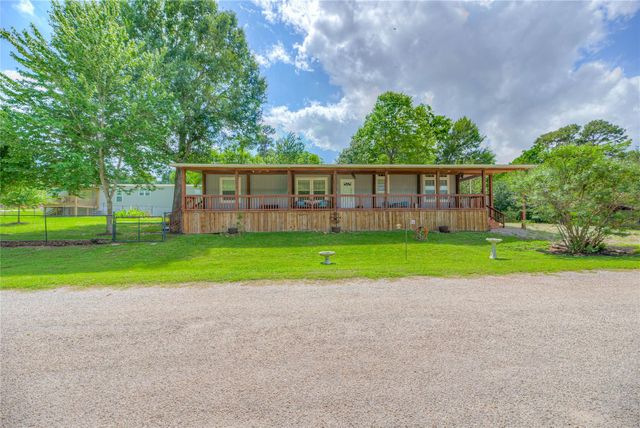 300 & 301 Tortuga Way, Point Blank, TX 77364