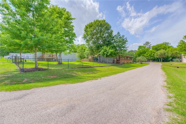 300 & 301 Tortuga Way, Point Blank, TX 77364