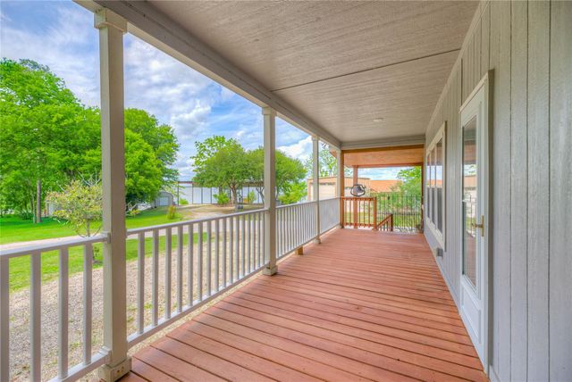 300 & 301 Tortuga Way, Point Blank, TX 77364