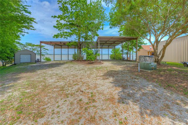 300 & 301 Tortuga Way, Point Blank, TX 77364