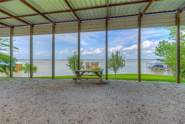 300 & 301 Tortuga Way, Point Blank, TX 77364