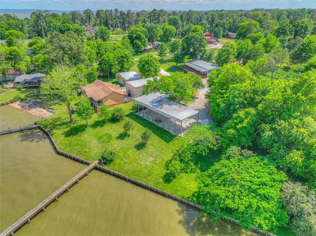 300 & 301 Tortuga Way, Point Blank, TX 77364