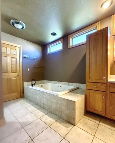 410 W Sangamon Street, Fisher, IL 61843