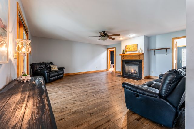 410 W Sangamon Street, Fisher, IL 61843