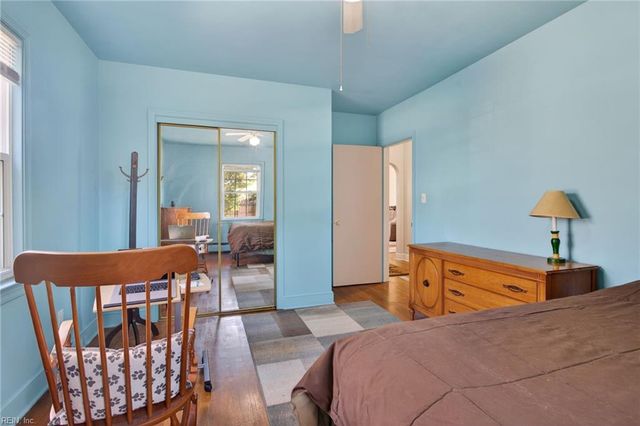 11 Wilson CIR, Newport News, VA 23606