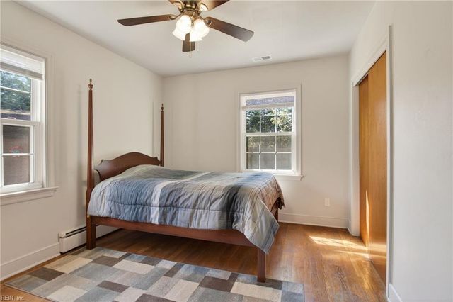 11 Wilson CIR, Newport News, VA 23606